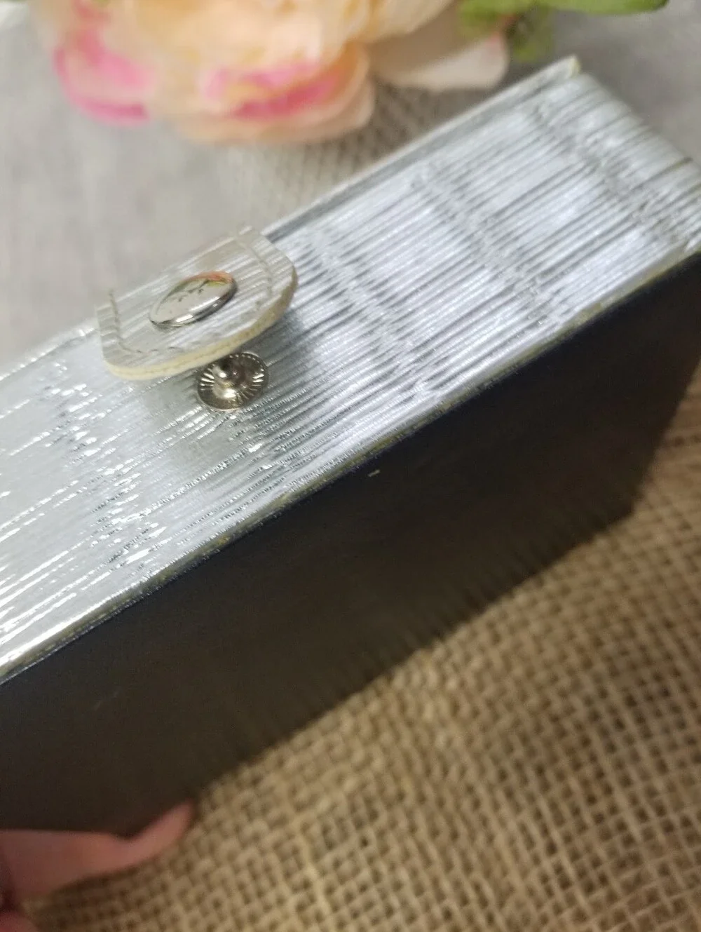 Silver Metallic Portable Jewelry box